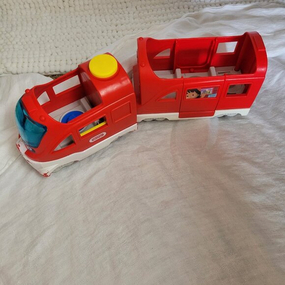 Fisher Price Little People Friendly Passenger Sounds Train 2016 Engine & Car - Picture 3 of 13